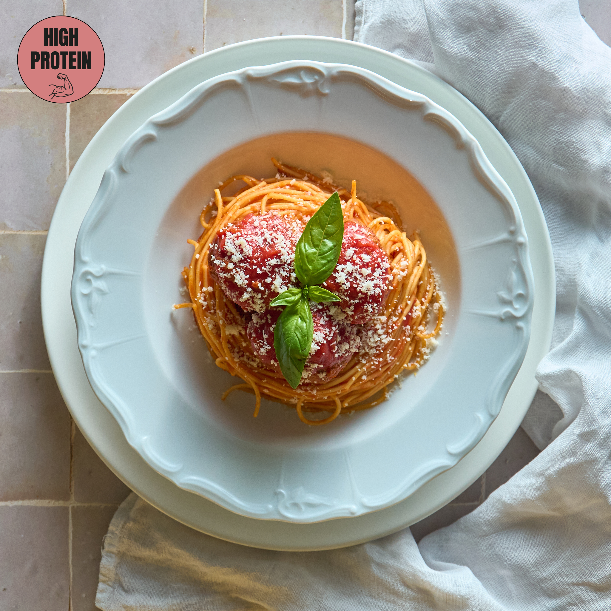 Spaghetti in Tomatensauce mit Rinderpolpette