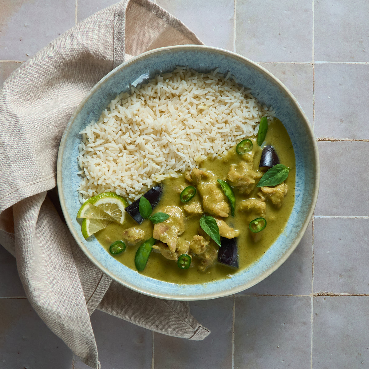 Curry Vert au Poulet et Légumes avec Riz Jasmin