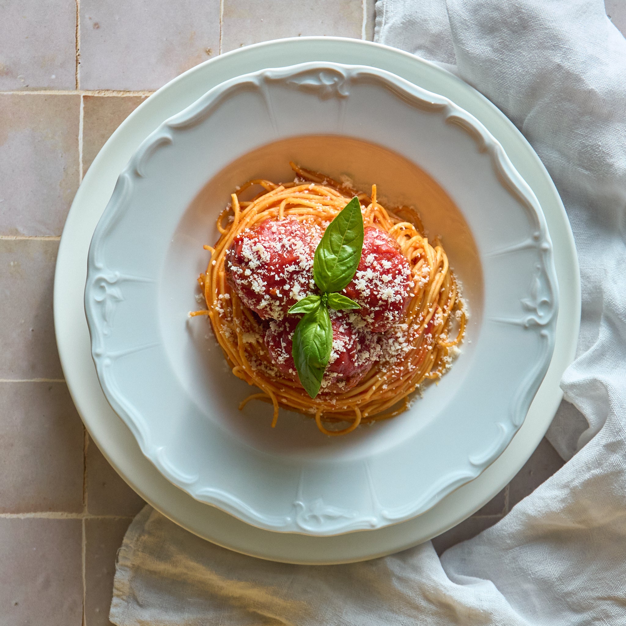 Spaghetti with Tomato Sauce and Beef Meatballs