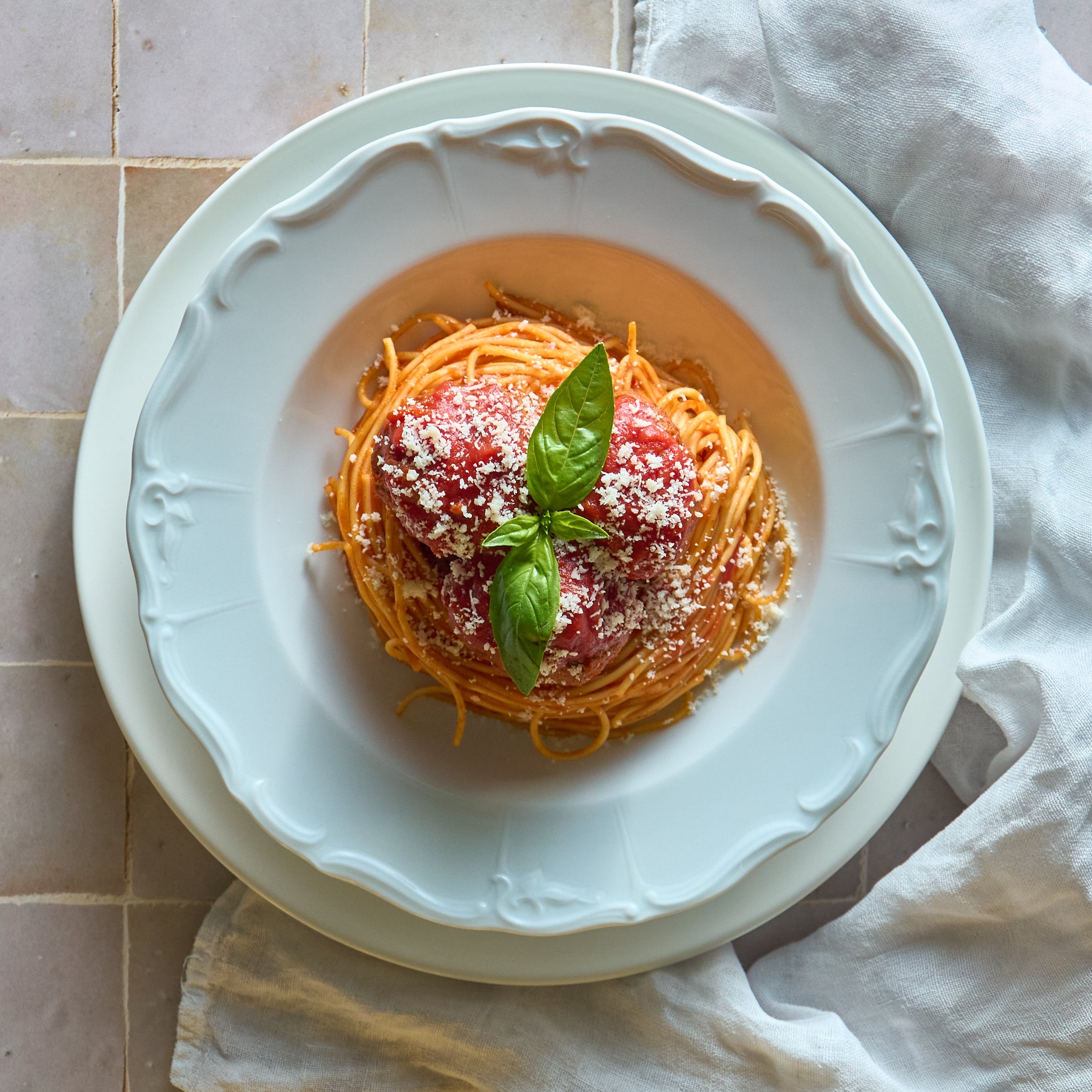 Spaghetti with Tomato Sauce and Beef Meatballs