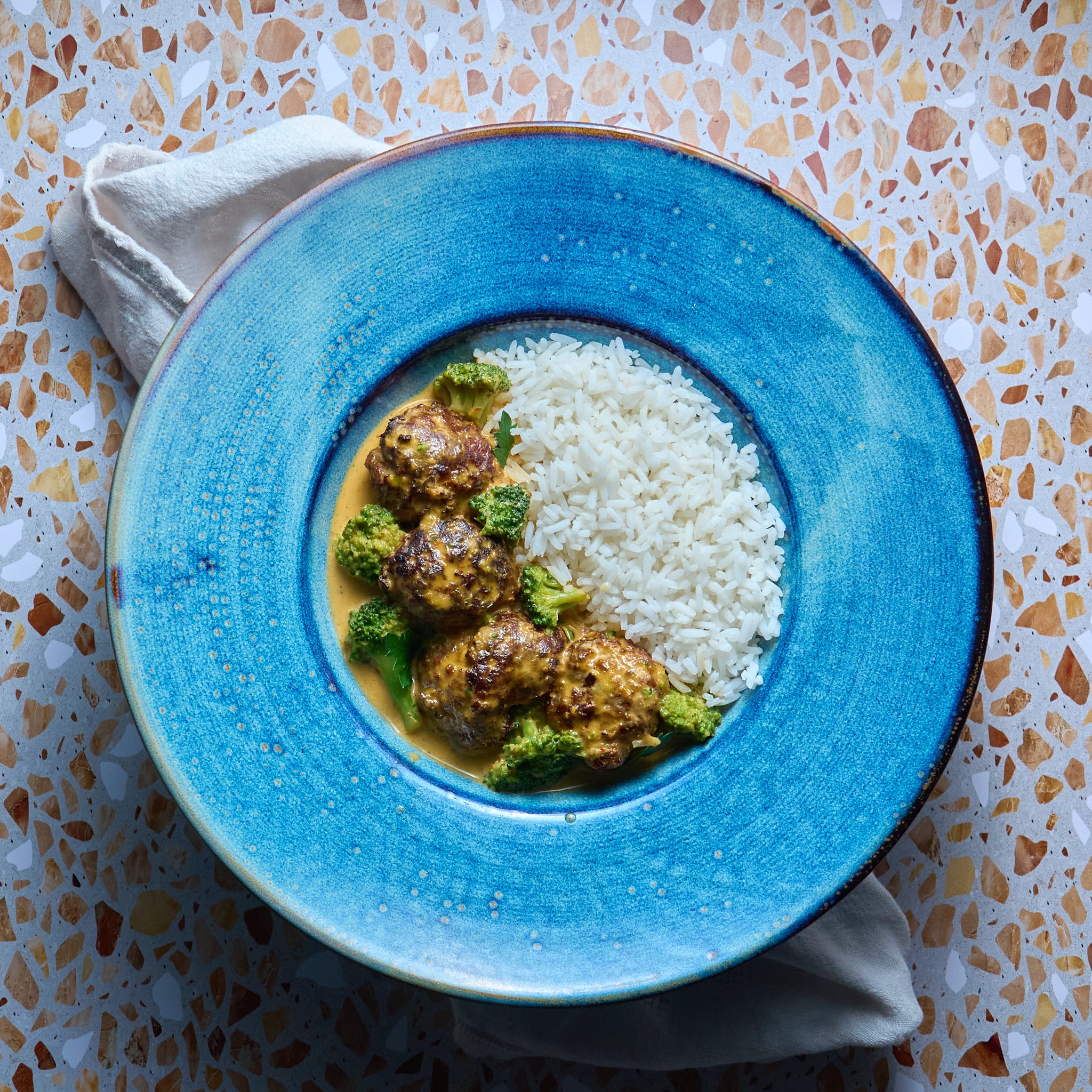 Boulettes au Curry de Coco et Riz