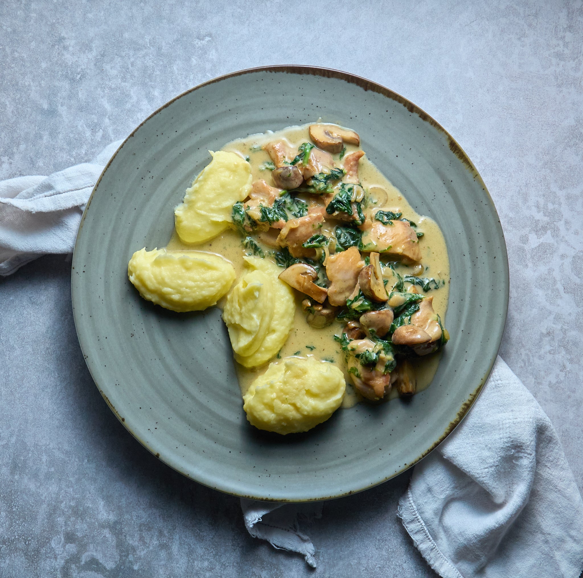 Poulet à la Crème, Champignons et Épinards